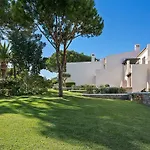 Four Seasons Country Club