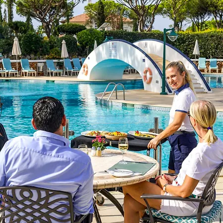 Four Seasons Country Club Semesteranläggning (resort)