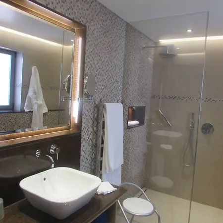 Four Seasons Country Club אתר נופש 4*