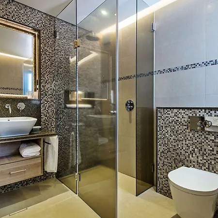 Four Seasons Country Club אתר נופש 4*