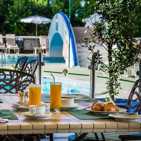 Semesteranläggning (resort) Four Seasons Country Club 4*