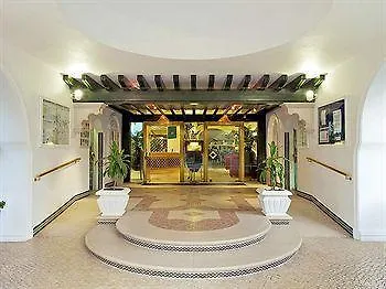 Курортный комплекс Four Seasons Country Club