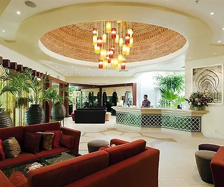 Курортный комплекс Four Seasons Country Club 4*