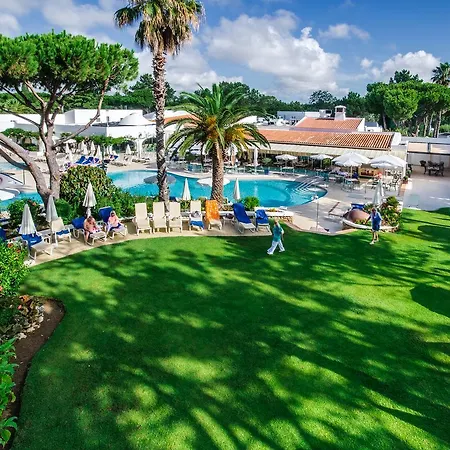 Курортный комплекс Four Seasons Country Club