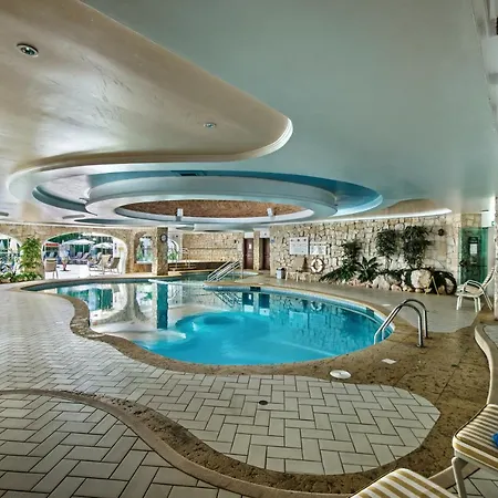 Four Seasons Country Club Resort 4*