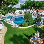 Four Seasons Country Club Feriested