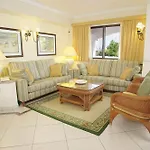 Four Seasons Country Club Feriested