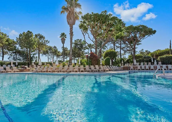 Four Seasons Country Club Üdülőközpont